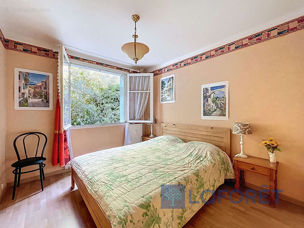 Appartement à SIX-FOURS-LES-PLAGES