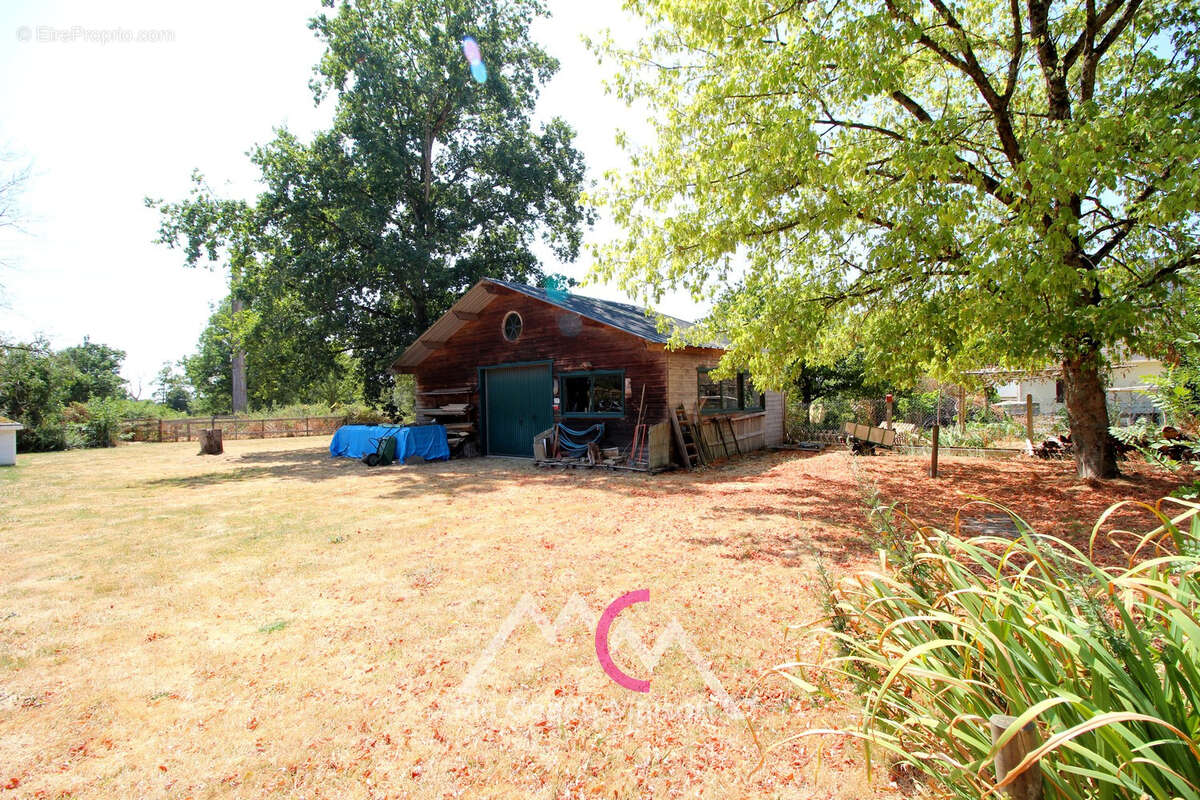 PONTCHATEAU en village, maison avec beaux volumes - photo 17