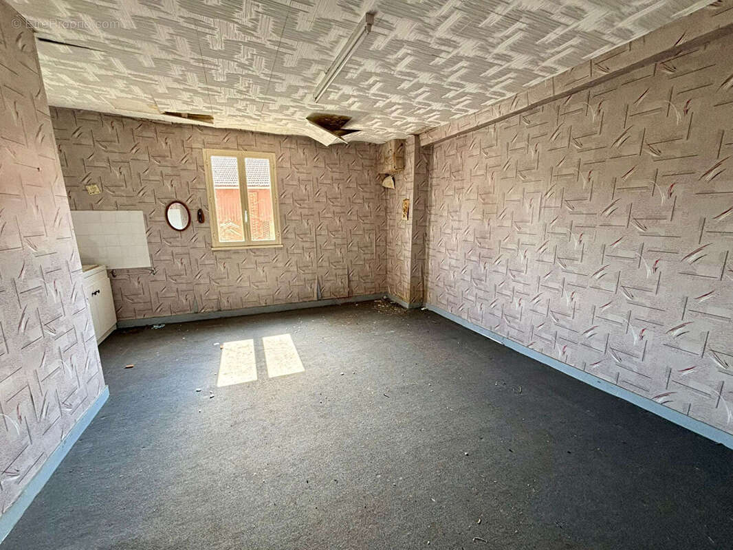 Appartement à SAINT-PRIEST-LA-ROCHE
