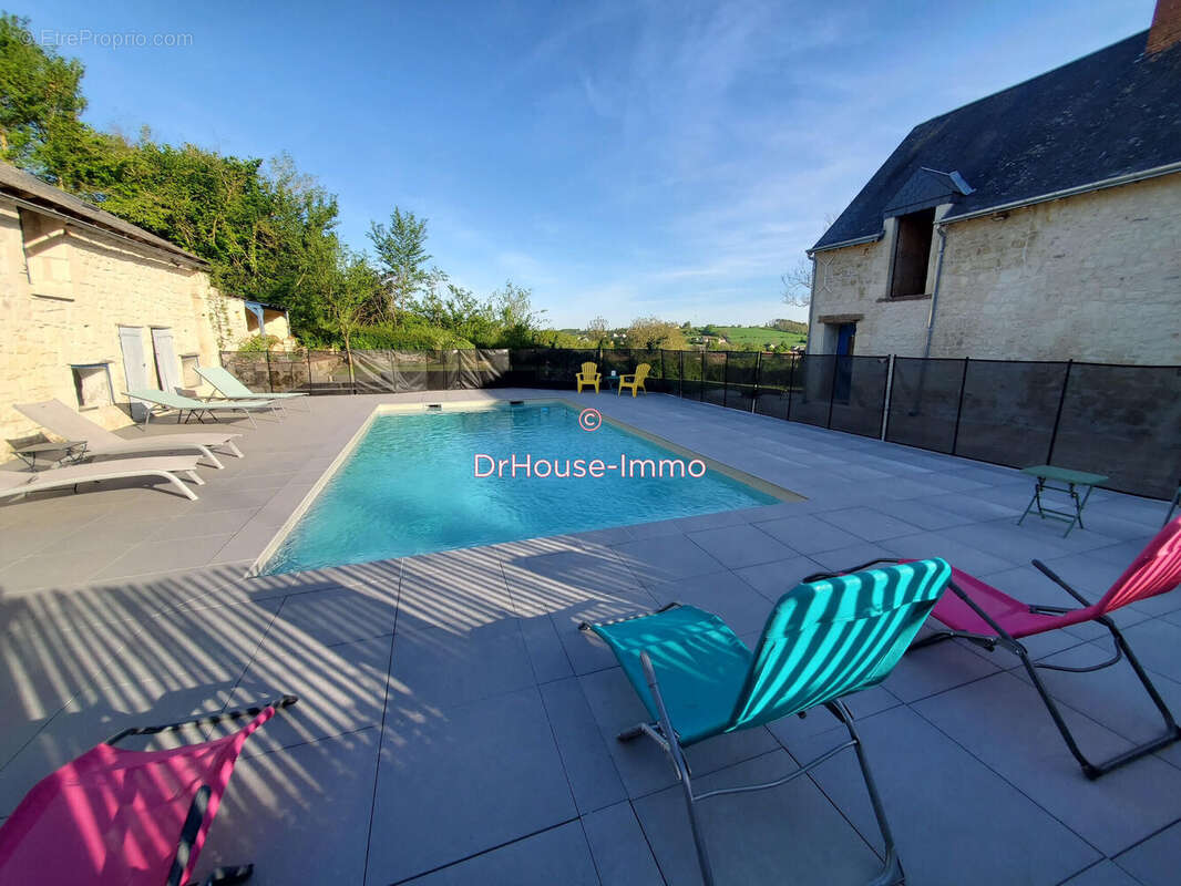 Maison à OYRE