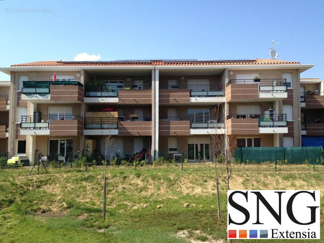 Appartement à GARONS