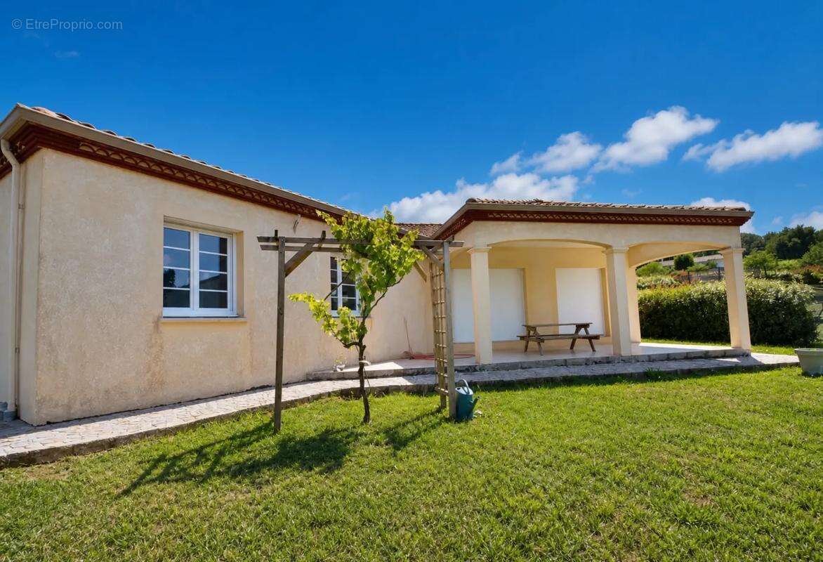 Maison de 5 pièces de 138 m² à La Croix-Blanche - photo 2