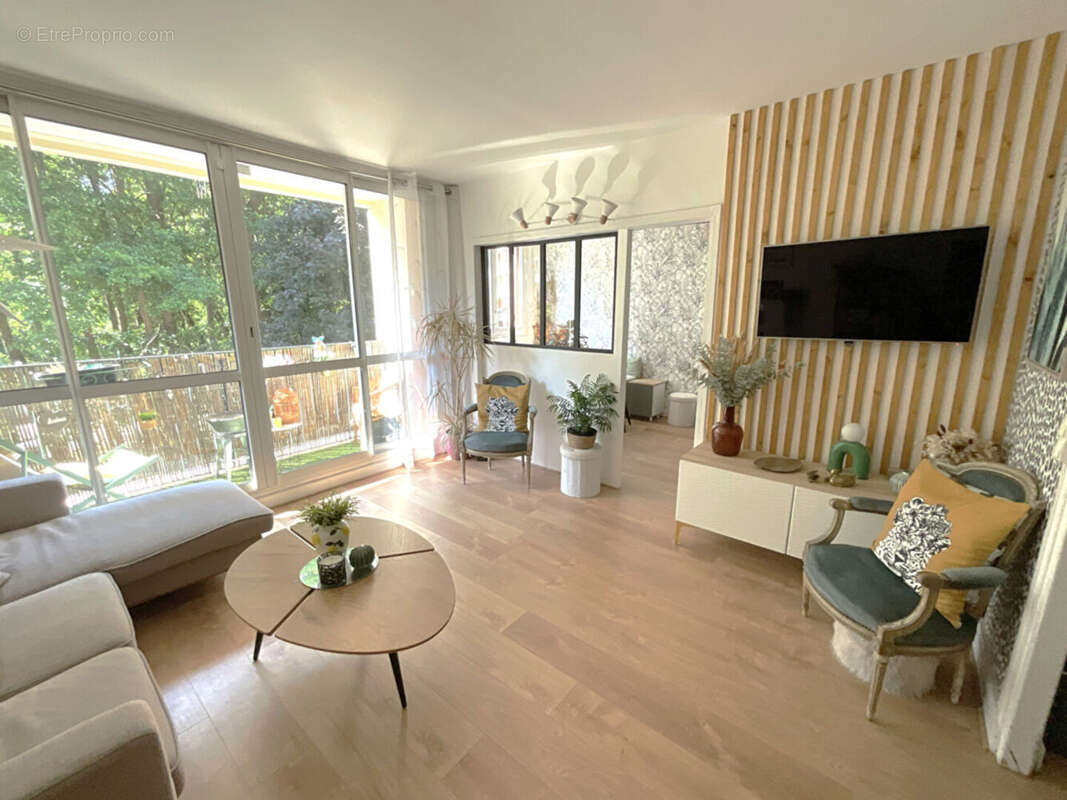 Appartement à BUC
