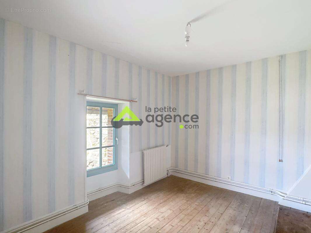 Maison à SAINT-MARC-A-FRONGIER