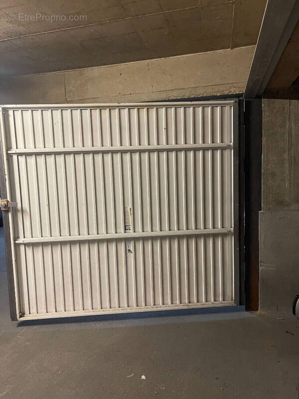 Parking à PARIS-15E