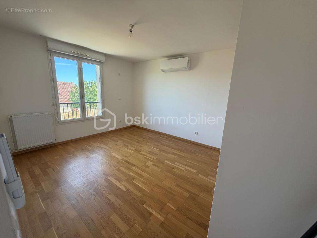 Maison familiale récente – 5 chambres – Pompe à chaleur – À 2 minutes de la gare d'Auneau - photo 12