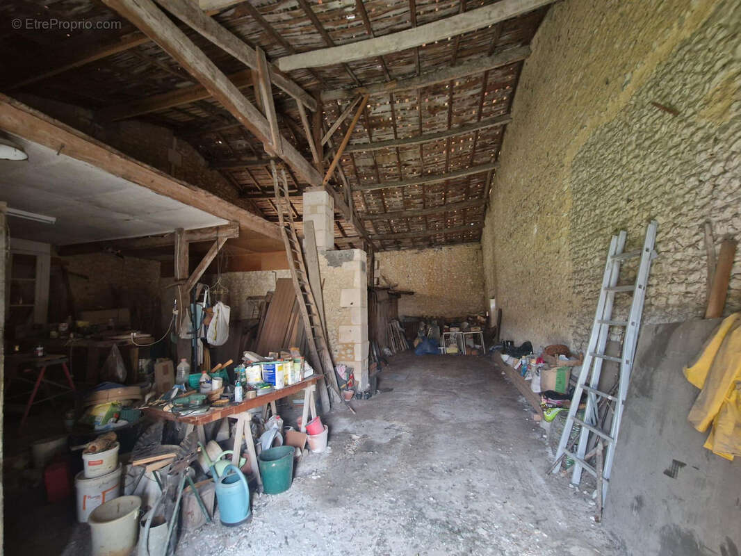 Maison à SAINT-MARTIAL-DE-MIRAMBEAU