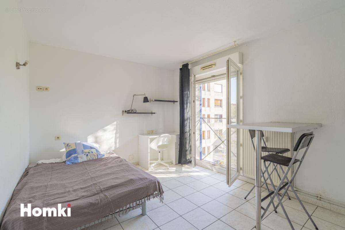 Appartement à MARSEILLE-5E