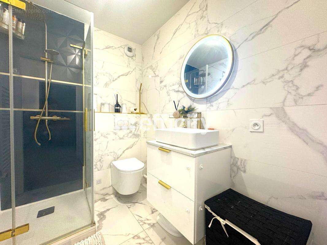 Appartement à COLOMBES