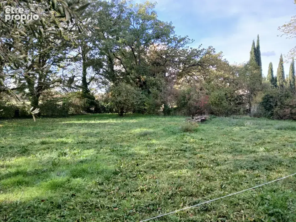 Terrain 600 m² à Saint-Maximin-La-Sainte-Baume  - photo 2