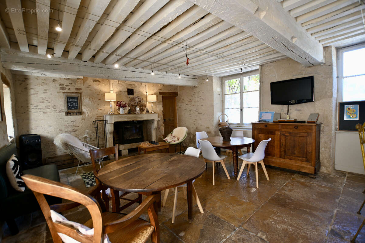 Maison à NOYERS