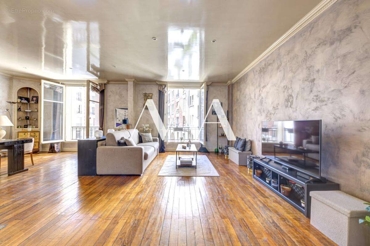Appartement à NEUILLY-SUR-SEINE