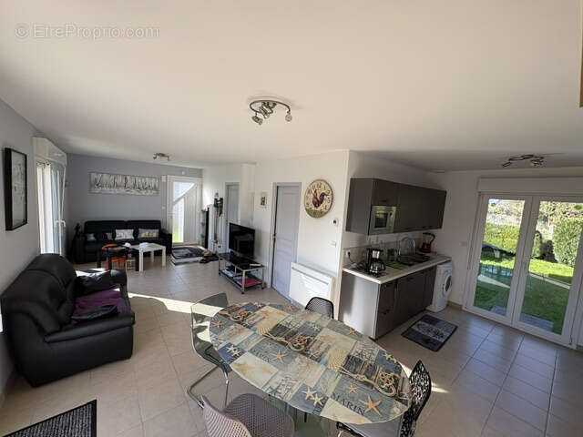 Maison à COLLEVILLE-SUR-MER