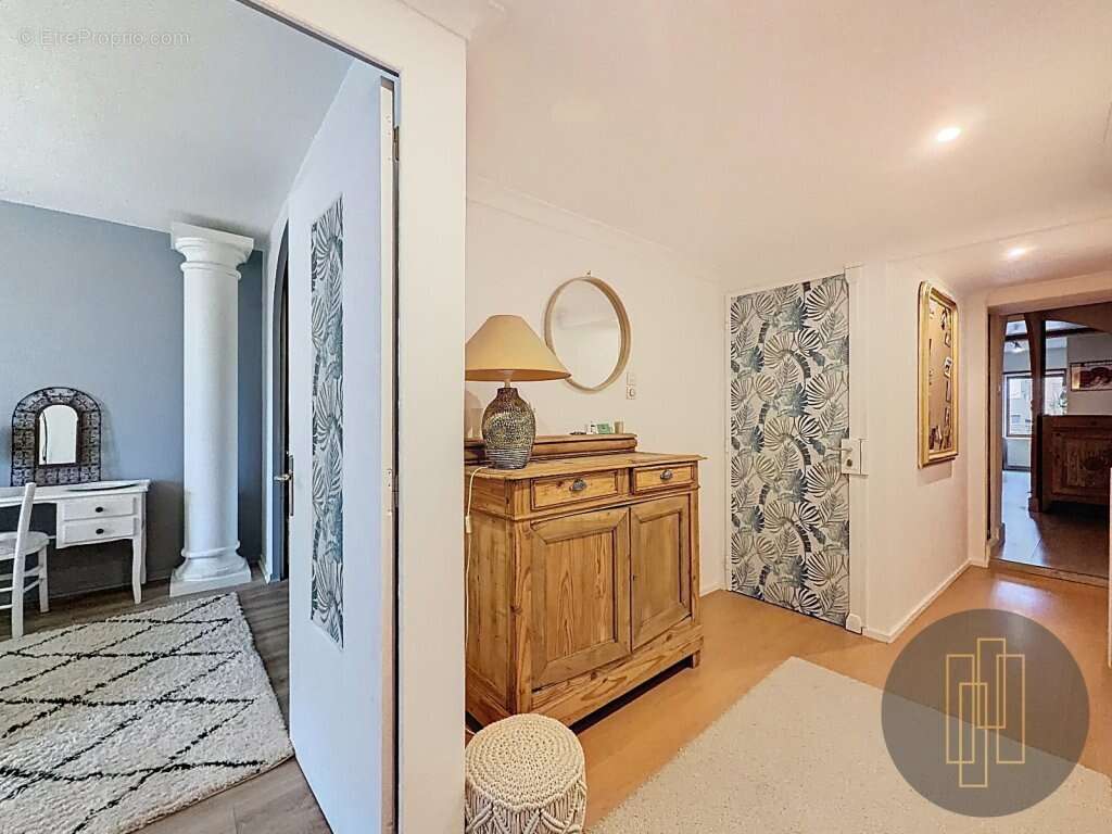 Exclusivité - Villefranche hypercentre - Appartement de charme - T4- 132.76 m² - photo 6