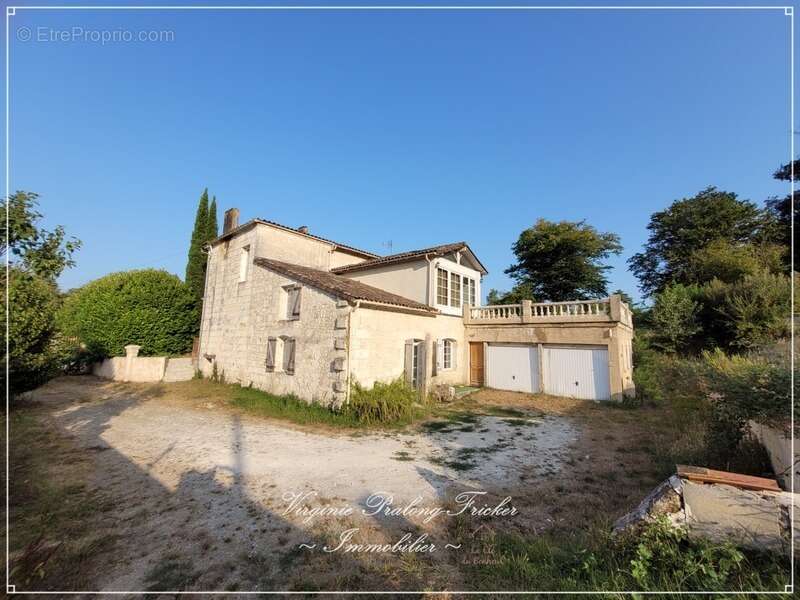 Maison à VILLEGOUGE