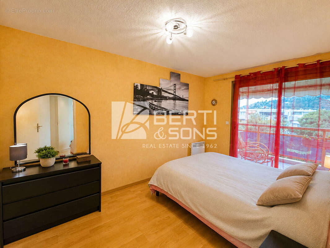 Appartement à MANDELIEU-LA-NAPOULE