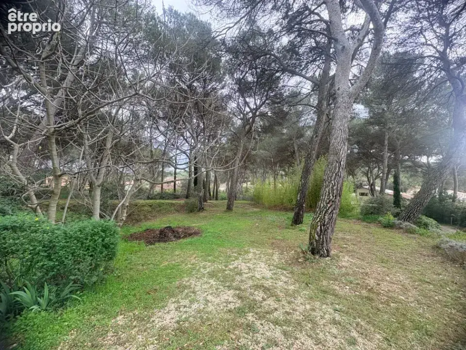 Terrain 140 m² · à Ventabren · 140 m² · 460 000 €