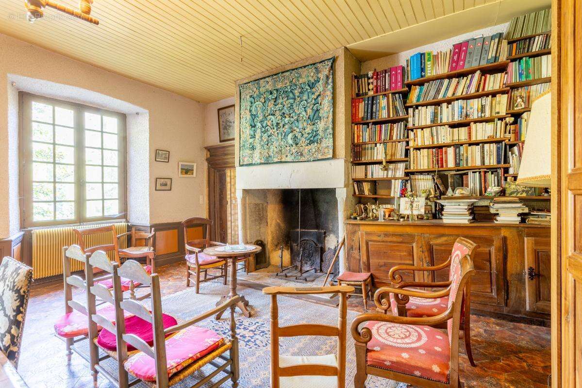 Maison à MARCILLAC-VALLON