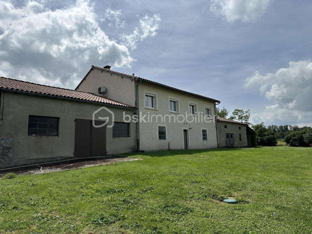 Maison à AURIAC-SUR-VENDINELLE