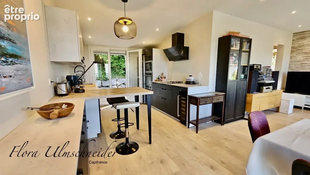 Maison lumineuse d'env. 137 m² avec vue exceptionnelle à vendre à CHINDRIEUX (73). Dépendances, terrain, proche lac du Bourget.  - photo 2