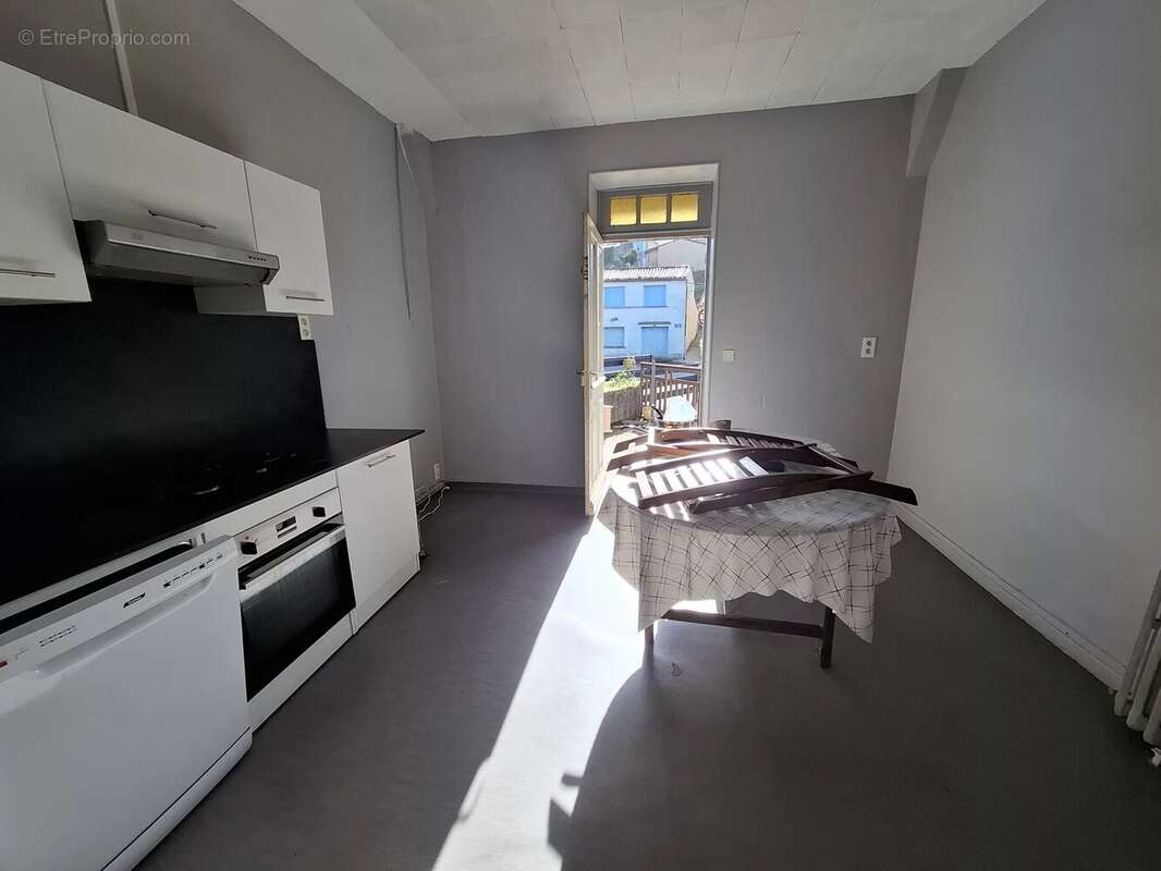 Maison à CHEF-BOUTONNE