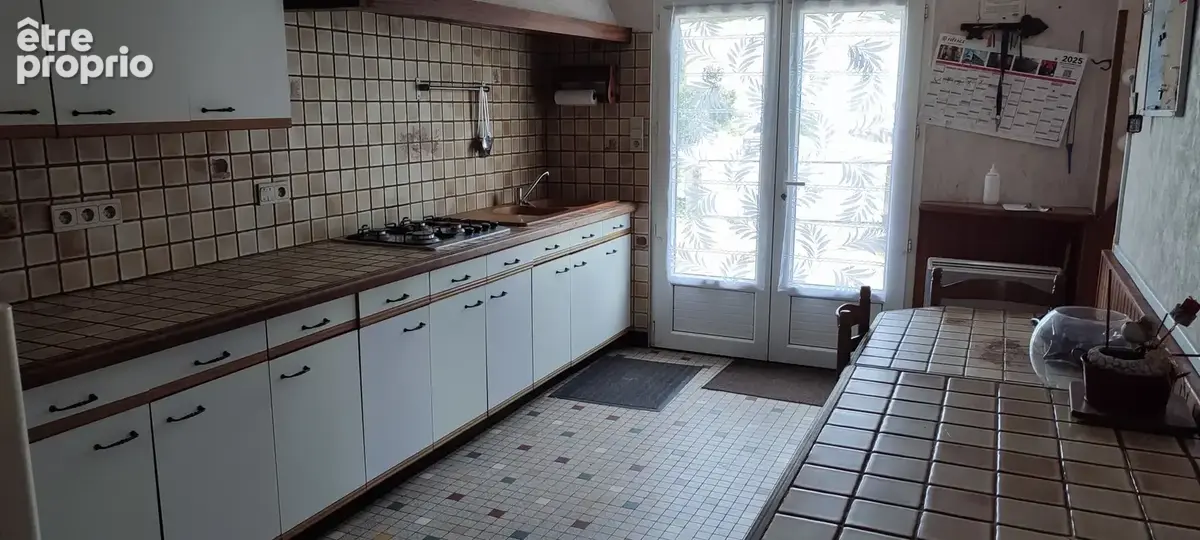 En vente à Saint-Michel-Chef-Chef : maison 4 pièces à rafraichir - photo 2