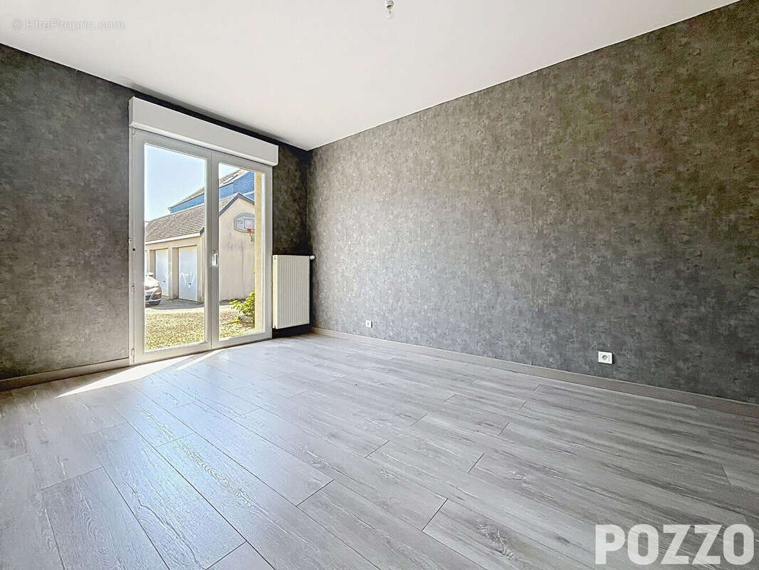 A Vendre - Vire Normandie - Maison 6 pièce(s) 119.5 m² - Vie de plain pied - Centre ville - photo 7
