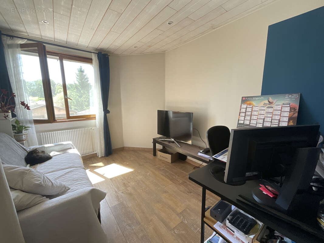 Appartement à MEYZIEU