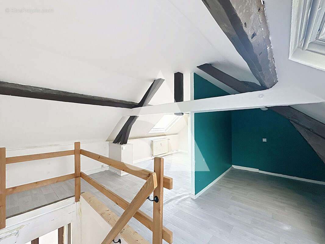 Appartement à CRESPIN