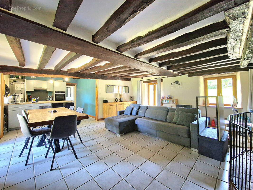 Maison à CONTIGNE