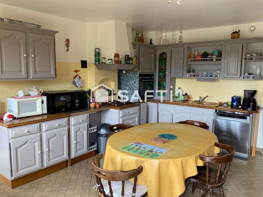Maison 157 m² à Eletot  - photo 4