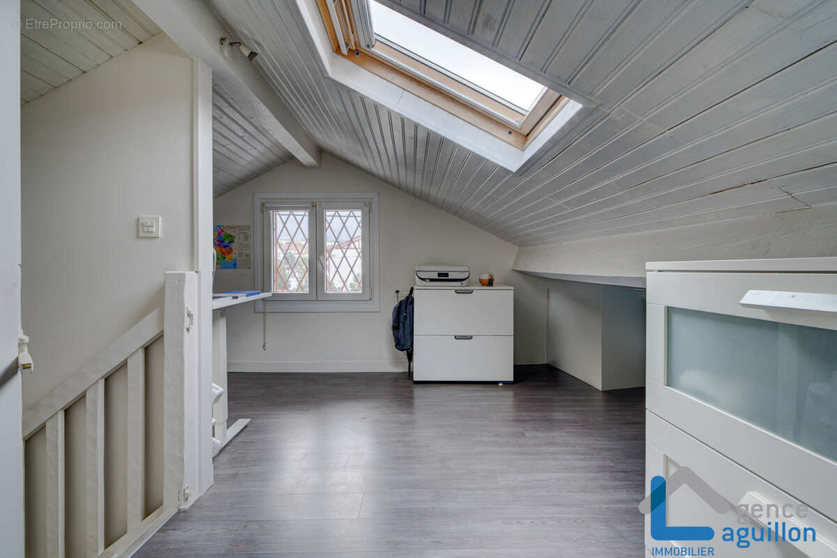 Appartement 4 pieces avec garage et terrasse en centre ville - photo 12
