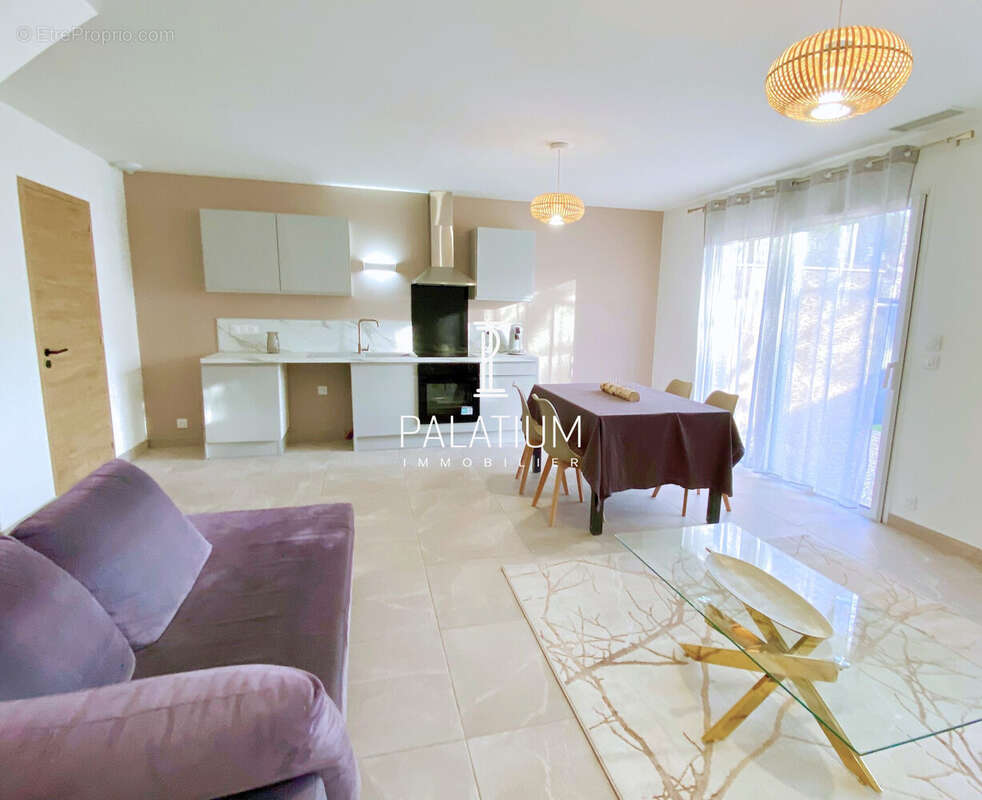 Maison à GREOUX-LES-BAINS