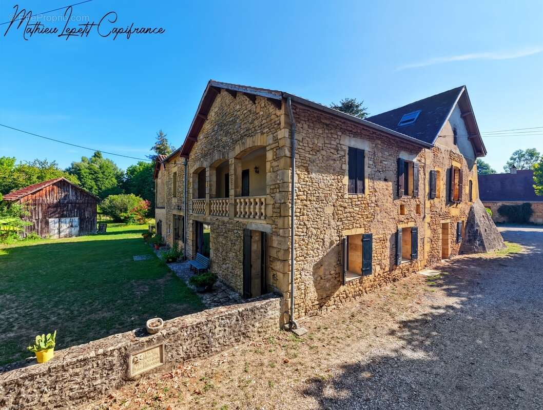 A vendre Maison en pierre de caractère de 240 m², pigeonnier, ancien séchoir à tabac et terrain clos de 2 065 m² – Lalinde 24150 - photo 21