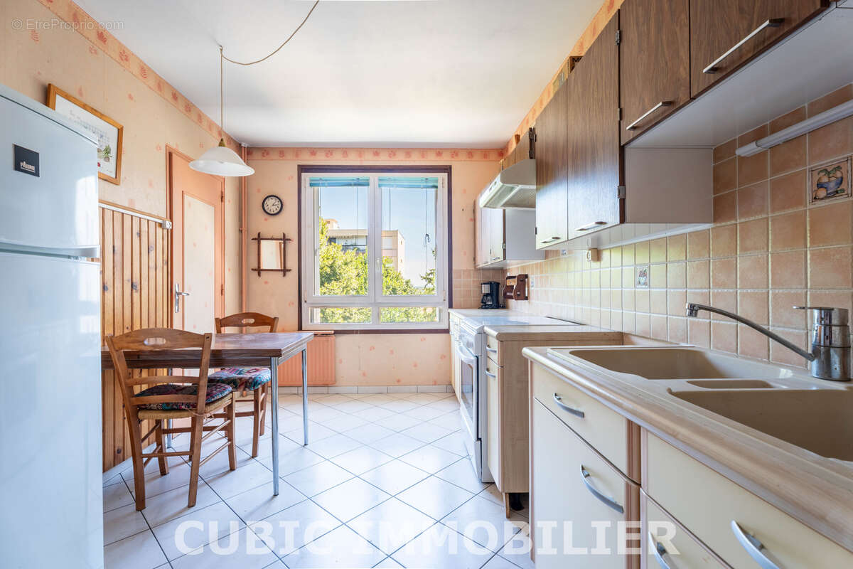 Appartement à LIMAS