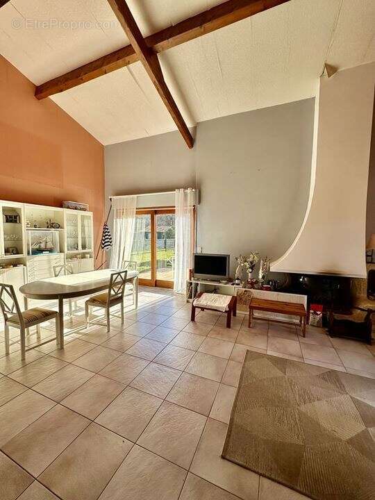 Maison à GRAYAN-ET-L'HOPITAL