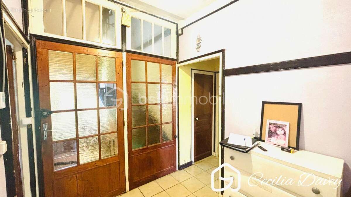 Maison à VILLENEUVE-SUR-YONNE