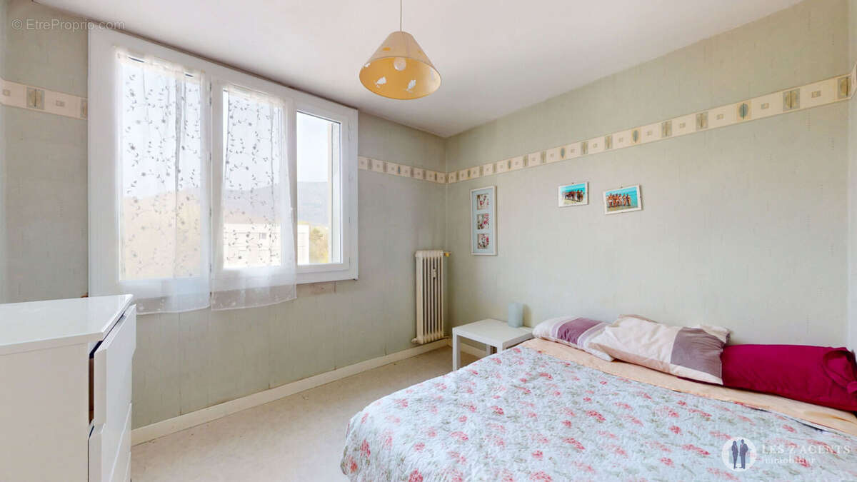 Appartement à SAINT-MARTIN-D'HERES