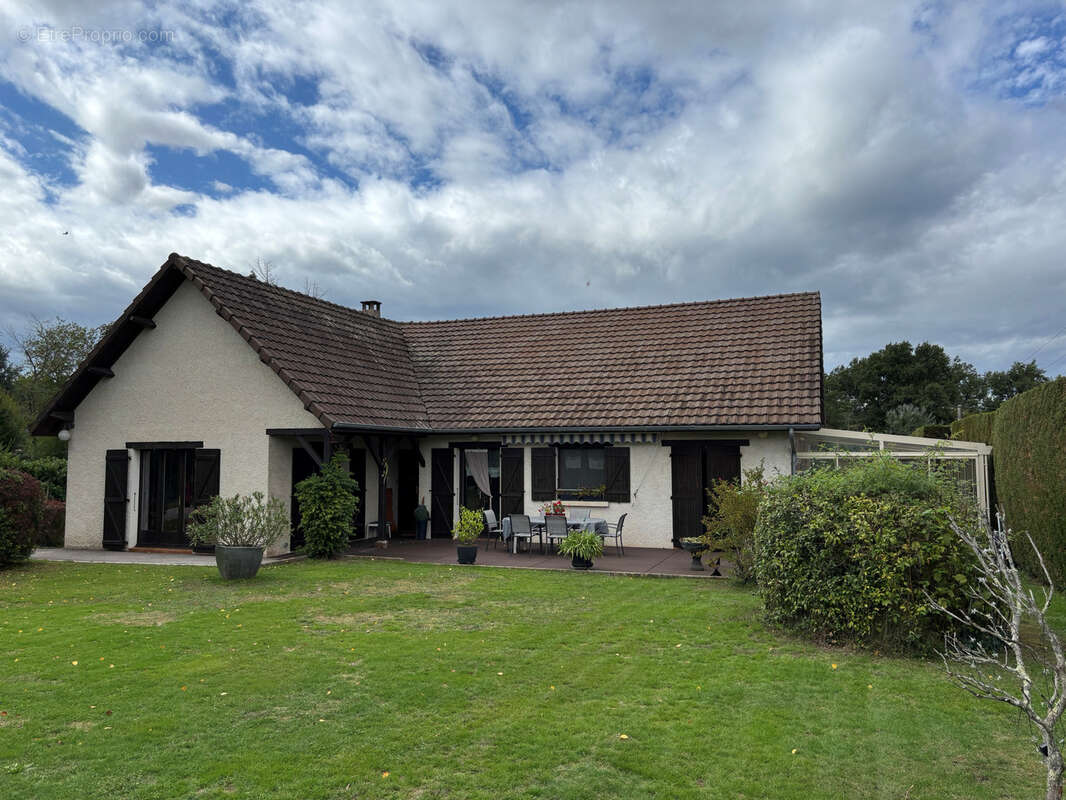 Maison à LA CHARMEE