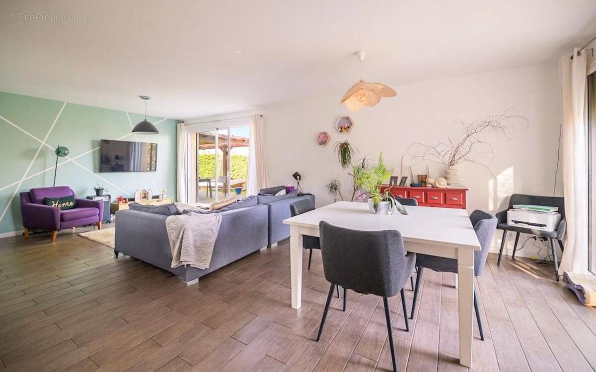 Maison à LA BAZOGE
