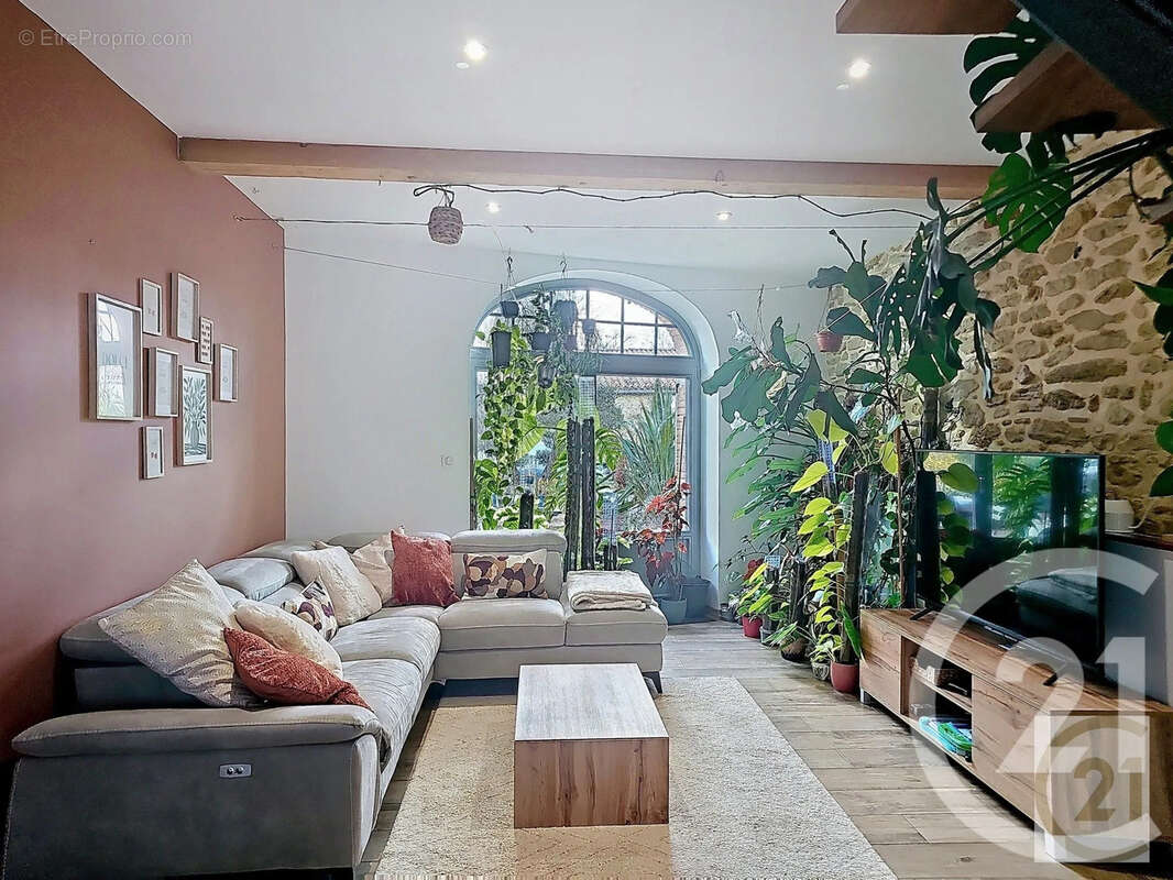 Maison à TREBONS-SUR-LA-GRASSE