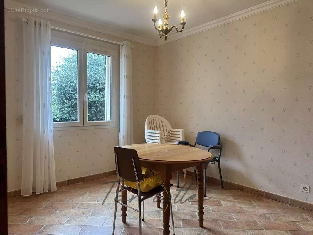 Maison à MONTELIMAR