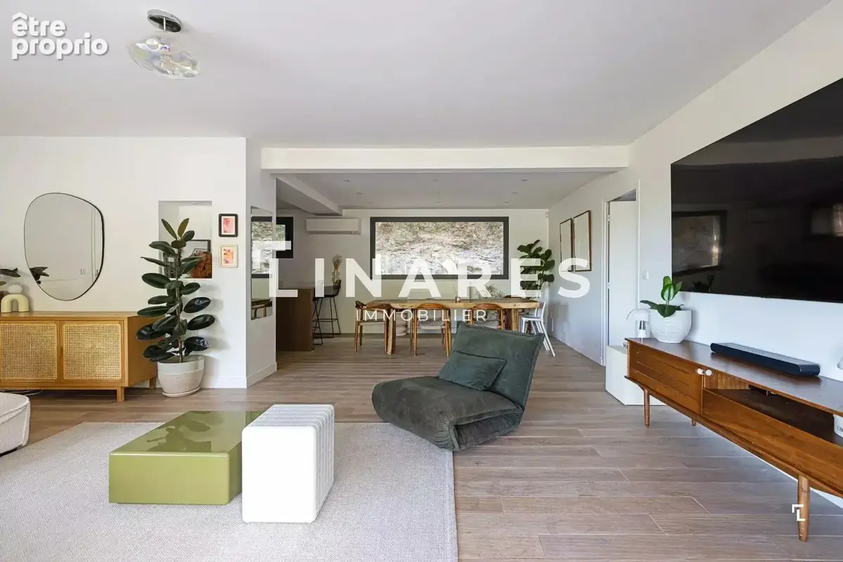 LA SUBLIME - Villa T6 de 232m² dont une dépendance aménagée de 50m² - Piscine - Terrain de 6700m² - 13400 AUBAGNE - photo 7