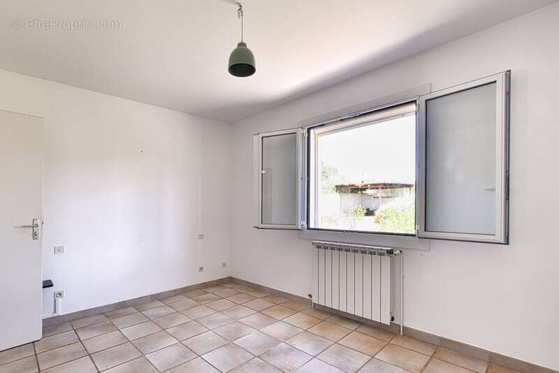 Maison à SAINT-BAUZILLE-DE-LA-SYLVE