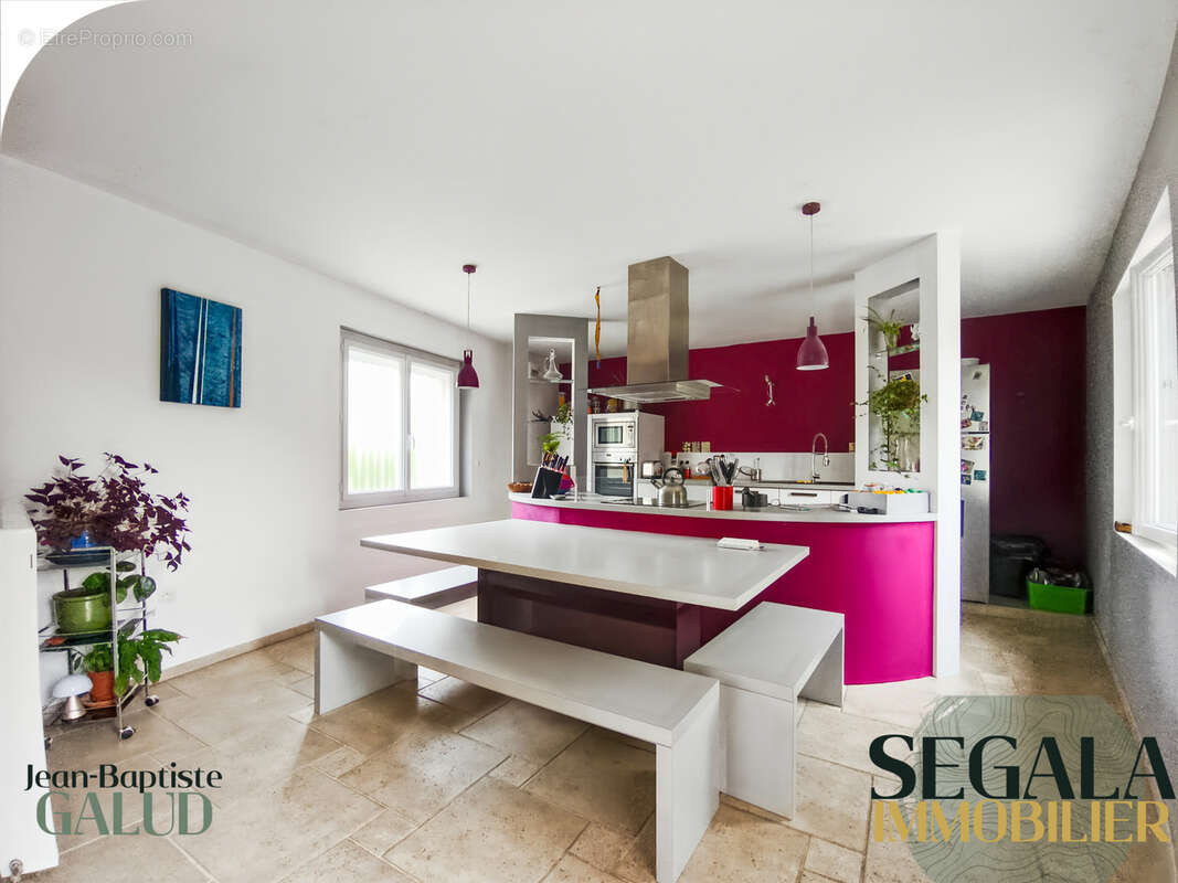 Maison à SAINTE-GEMME