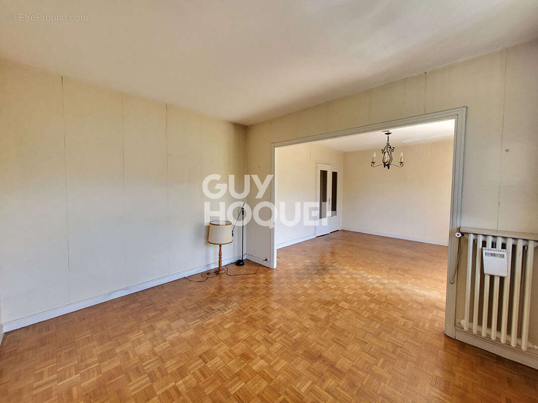 Appartement à LA CELLE-SAINT-CLOUD