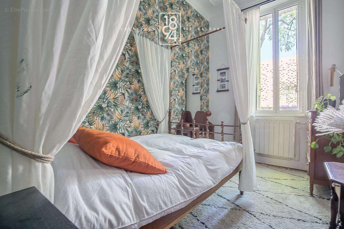 Appartement à MARSEILLE-5E