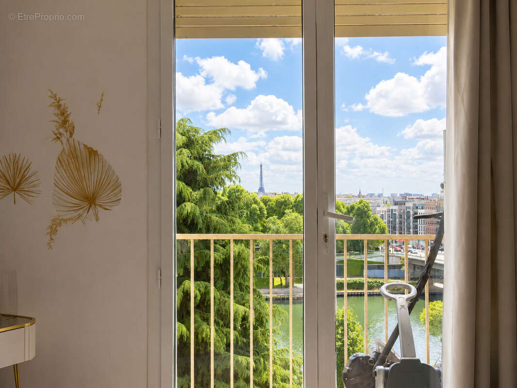 Appartement à COURBEVOIE