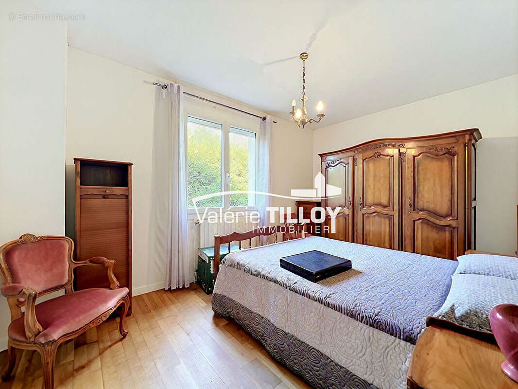 Maison individuelle avec grand terrain de 2 500 m², sous-sol complet et combles aménageables - photo 8