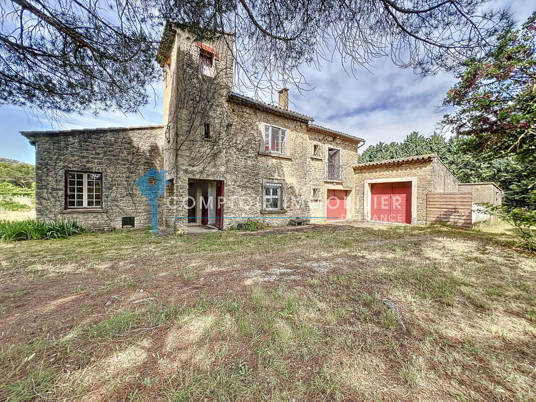 Maison à MAUBEC
